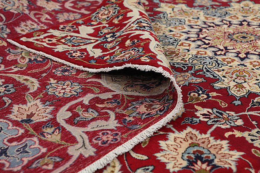 Isfahan Persian Carpet 366x253 - Picture 4