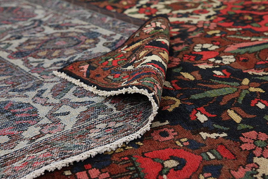 Bakhtiari - old Persian Carpet 397x345 - Picture 4