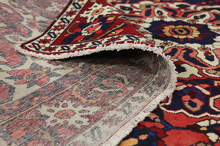 Bakhtiari Persian Carpet 309x204 - Picture 4