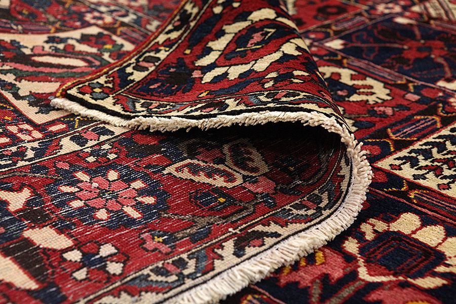 Bakhtiari - Garden Persian Carpet 300x207 - Picture 4