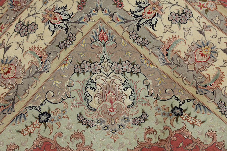 Tabriz Persian Carpet 317x203 - Picture 8