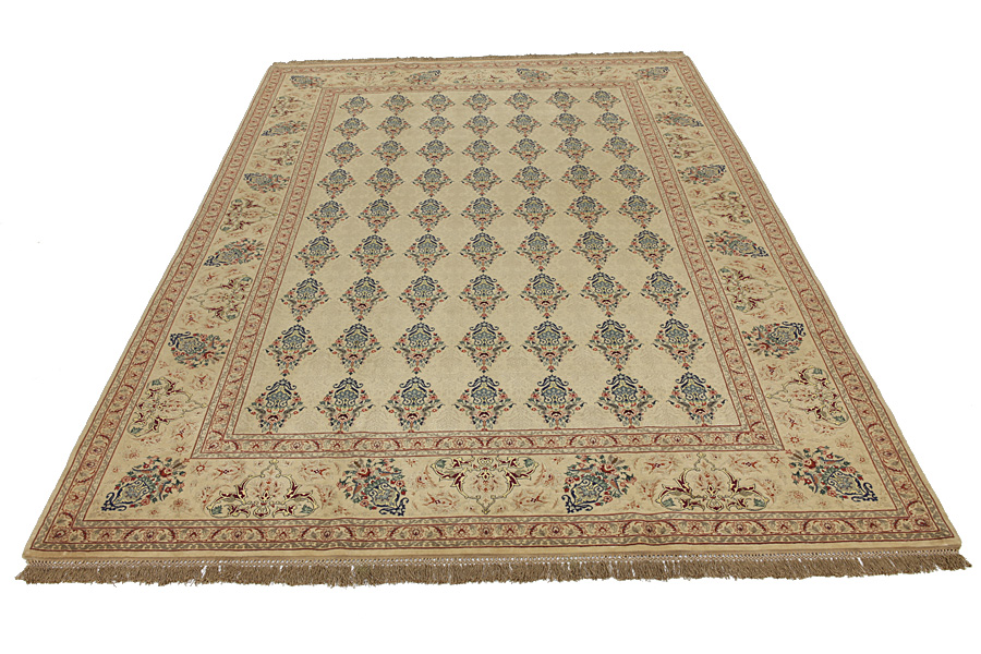 Isfahan Persian Carpet 300x198 - Picture 3
