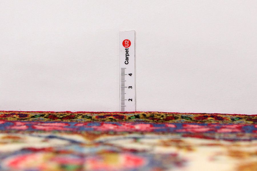 Isfahan Persian Carpet 350x250 - Picture 8
