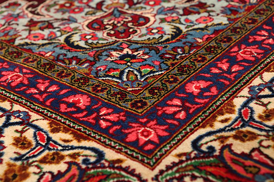Isfahan Persian Carpet 350x250 - Picture 11