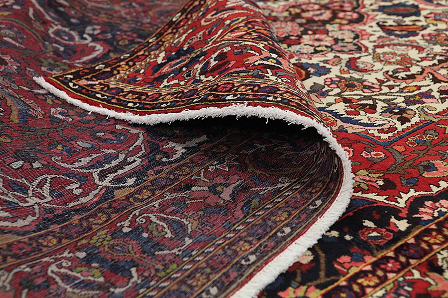 Bakhtiari Persian Carpet 314x206 - Picture 4